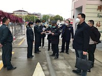 一轮朝阳下迎检，十里春风中启航