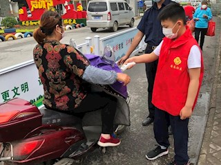 【凌霄好少年】小小志愿者  满满正能量