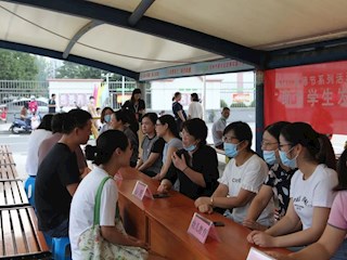 助力学生发展   服务回报社会