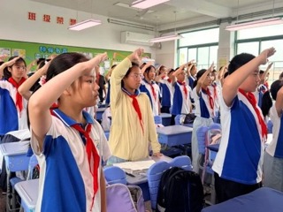【向国旗敬礼】 绿水青山共守护  低碳生活践于行 ——宝带实小2025-2026学年第二学期第十五周 升旗仪式